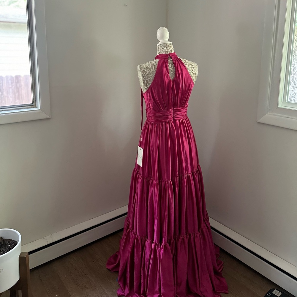 Mac Duggal Tiered Ruffle Halter Gown, NWT, size 4 - Picture 4 of 4
